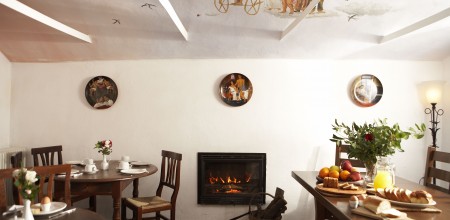 breakfast area with fireplace
